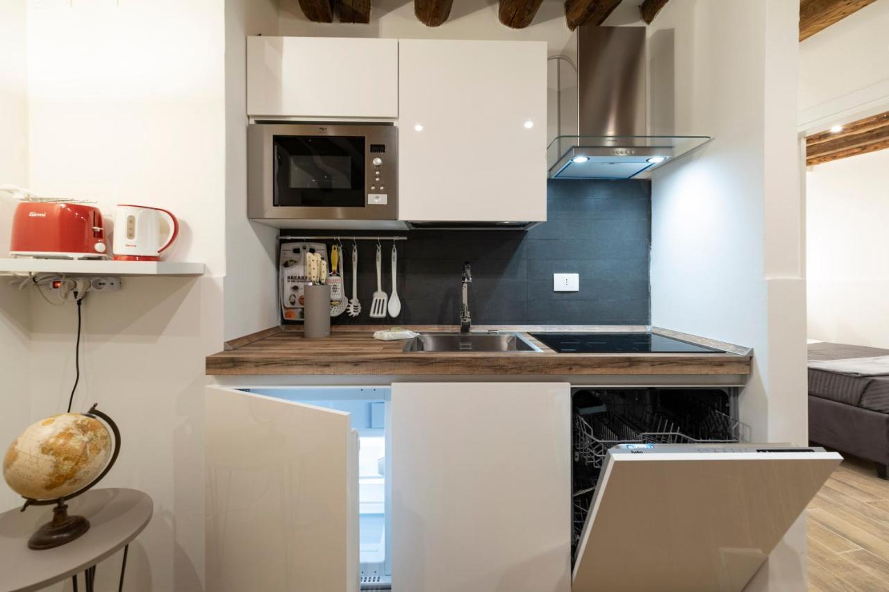 Апартаменты San Marco Pied-A-Terre - Accademia By Wonderful Italy Венеция Экстерьер фото