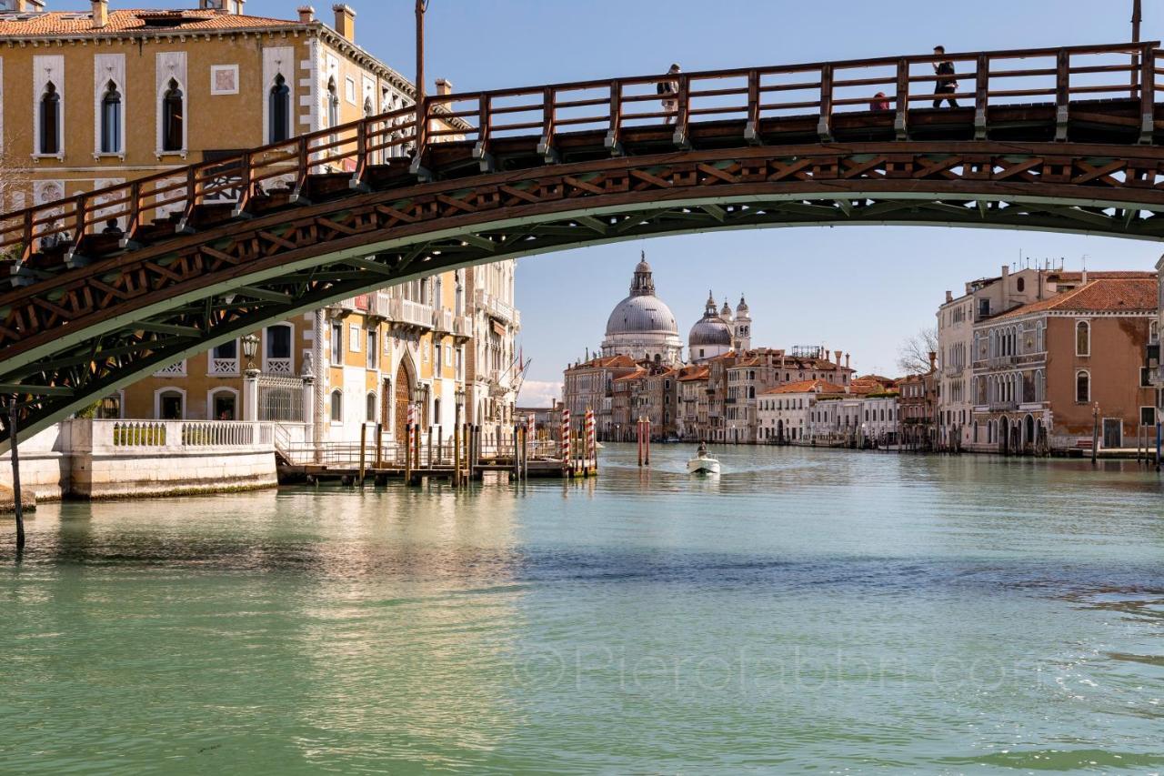 Апартаменты San Marco Pied-A-Terre - Accademia By Wonderful Italy Венеция Экстерьер фото